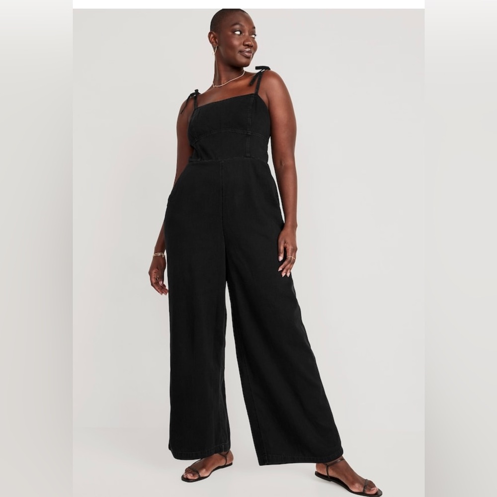 ❤️ OLD NAVY BLACK JUMPSUIT SIZE MEDIUM TALL. POCKETS AND ADJUSTABLE STRAPS